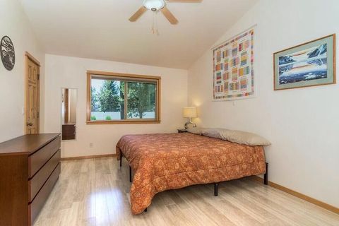 Tiny photo for 16691 Oakridge Place, La Pine, OR 97739 (MLS # 220211240)