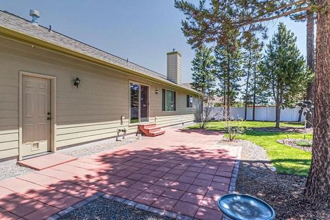 Tiny photo for 16691 Oakridge Place, La Pine, OR 97739 (MLS # 220211240)