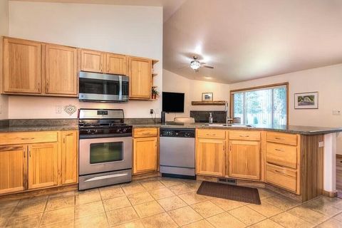 Tiny photo for 16691 Oakridge Place, La Pine, OR 97739 (MLS # 220211240)