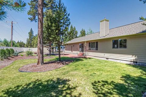 Tiny photo for 16691 Oakridge Place, La Pine, OR 97739 (MLS # 220211240)
