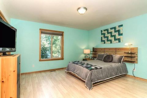 Tiny photo for 16691 Oakridge Place, La Pine, OR 97739 (MLS # 220211240)