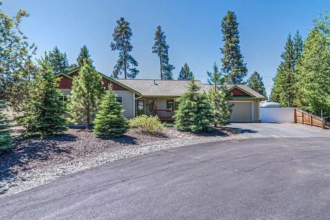 Tiny photo for 16691 Oakridge Place, La Pine, OR 97739 (MLS # 220211240)