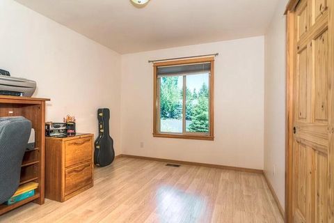 Tiny photo for 16691 Oakridge Place, La Pine, OR 97739 (MLS # 220211240)
