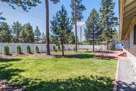 Tiny photo for 16691 Oakridge Place, La Pine, OR 97739 (MLS # 220211240)