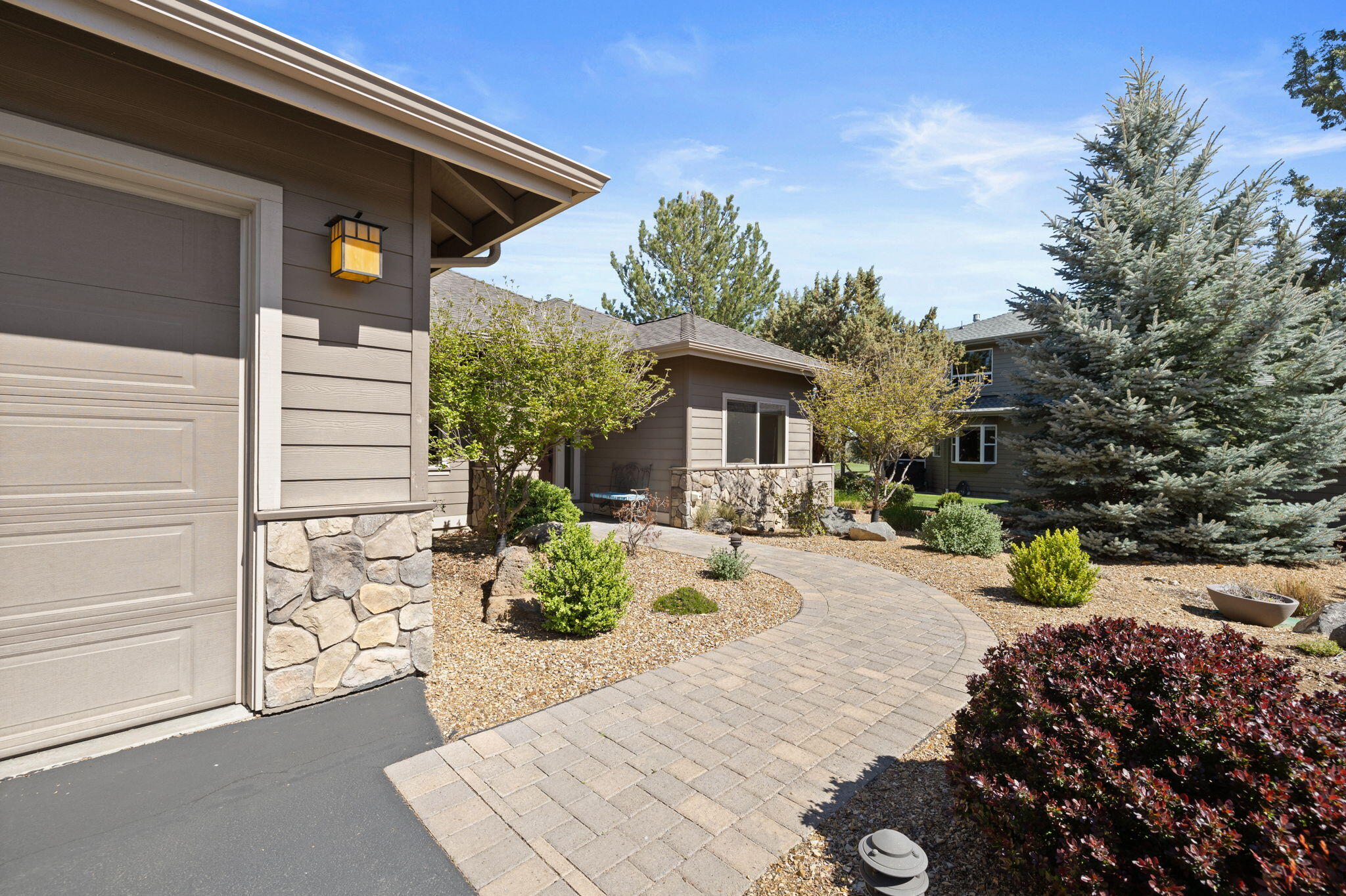 889 Willet Lane