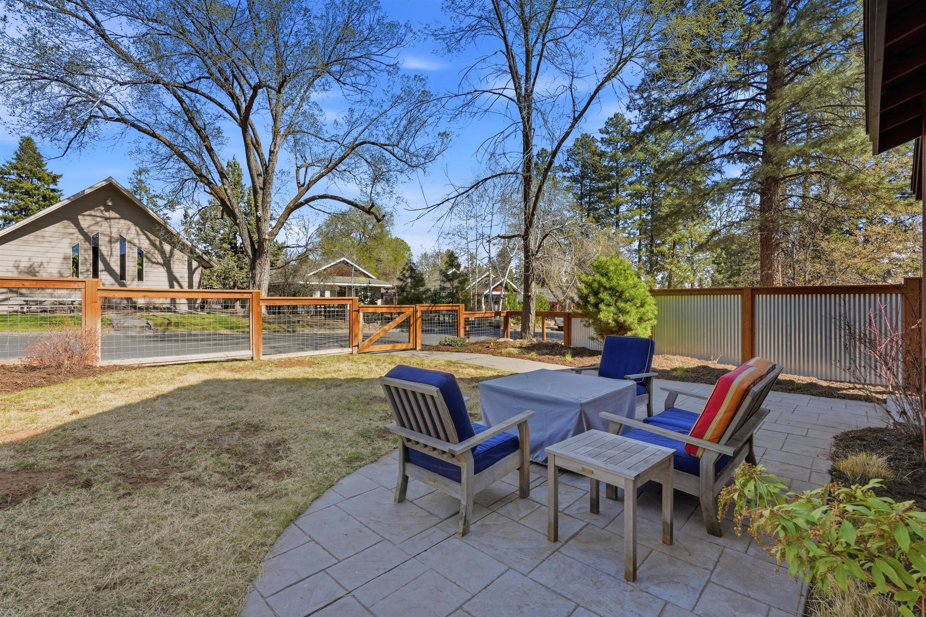 1365 NW Jacksonville Avenue