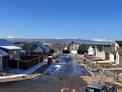 Tiny photo for 61205 NE Snow Owl Street, Bend, OR 97701 (MLS # 220214247)