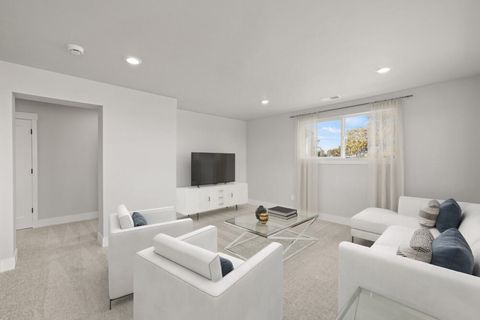 Tiny photo for 61205 NE Snow Owl Street, Bend, OR 97701 (MLS # 220214247)