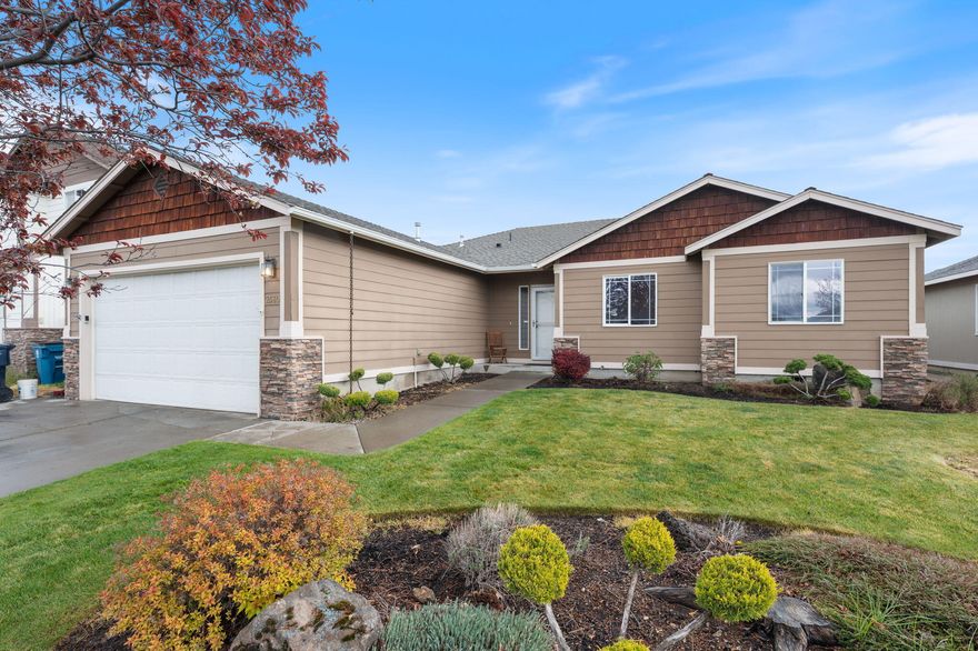 First time on the market...Single level living in NE Redmond! Enjoy easy access to all Central Oregon offers and for commuting on Hwy 97. This 3bed/2bath home is ready for it's next owner. Primary bedroom has french doors that lead to a flex space that could be used for a sitting area/library or office space. It also has a spacious walk in closet, double vanity, and patio access ready for a new hot tub. The kitchen is open to the living area with a breakfast nook and additional dicing space. The covered back patio is east facing offering morning sun and afternoon shade. The manicured yard and flower beds are any gardeners dream! Backing up to the Diamond Bar Ranch Park enjoy the abundance of trees and vegetation, and minutes to the playground.