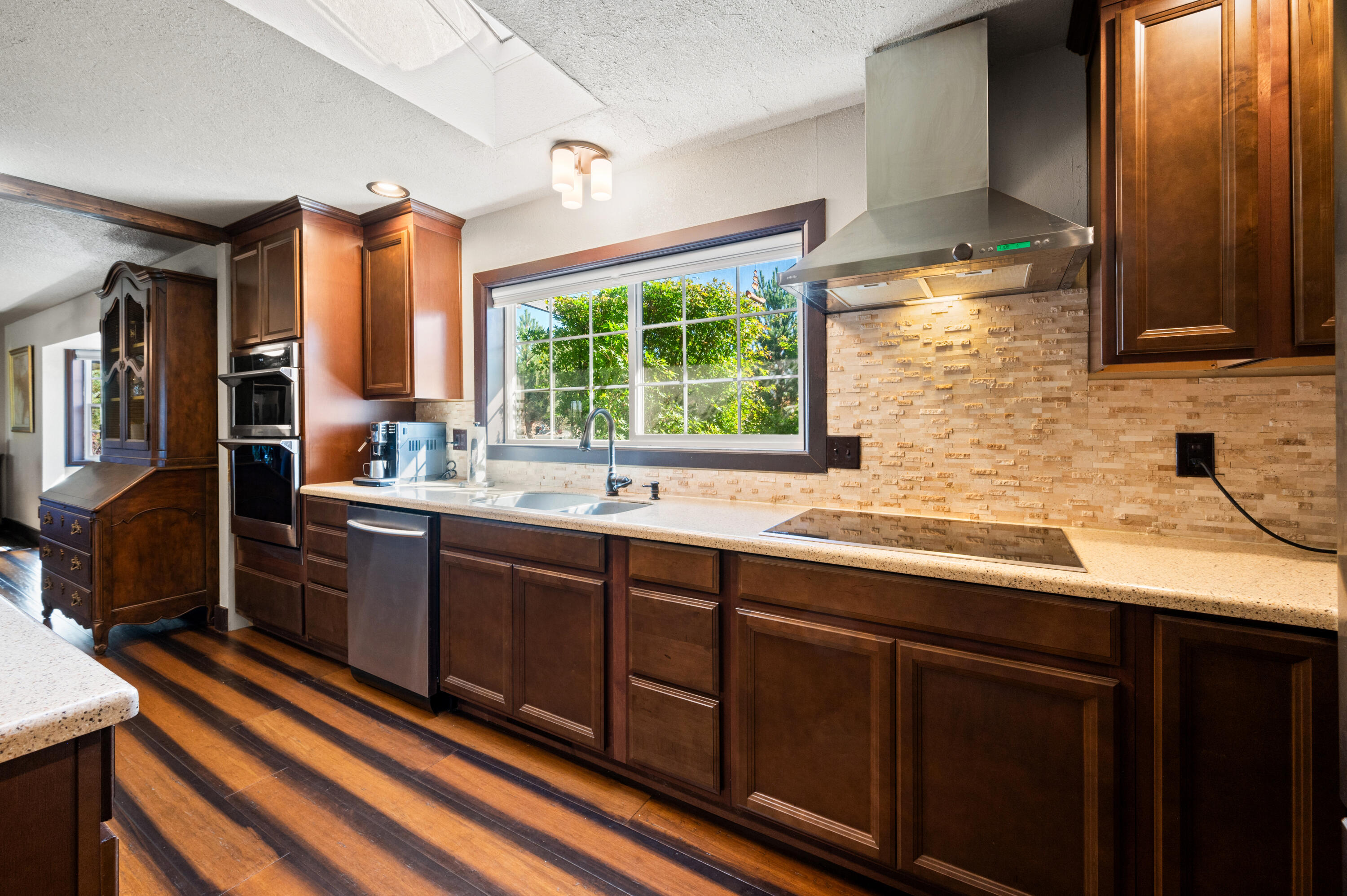 Hunts Three Sisters - Residential