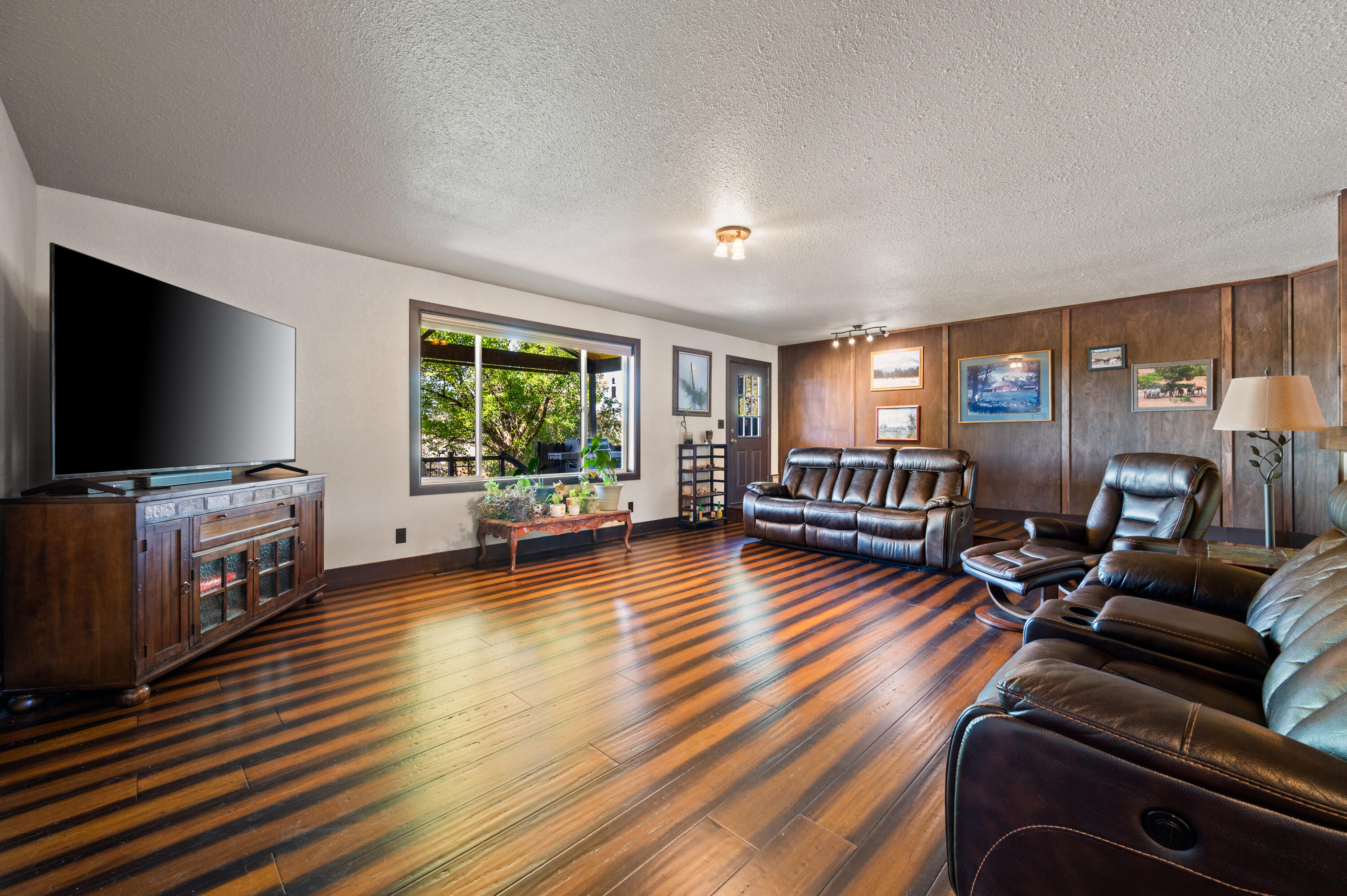 Hunts Three Sisters - Residential