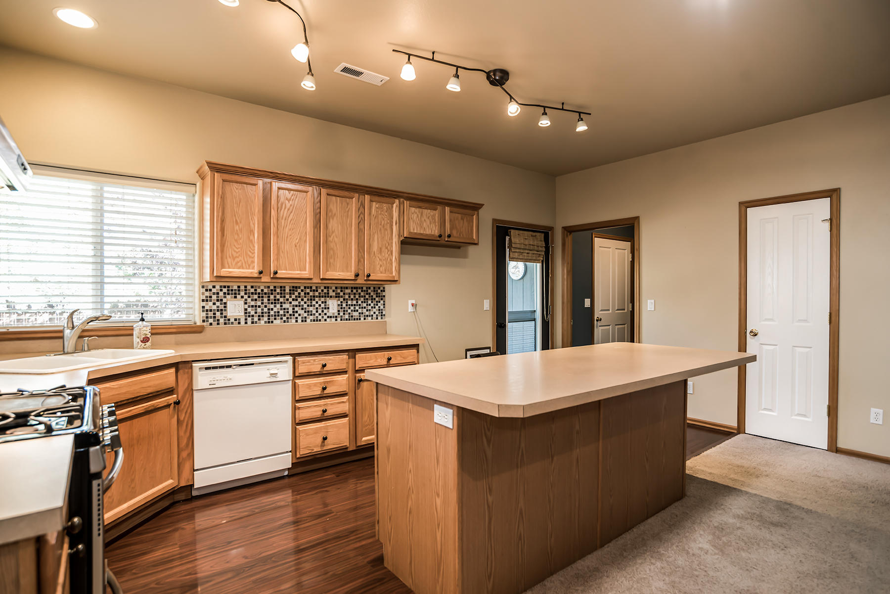 Larkspur - Residential