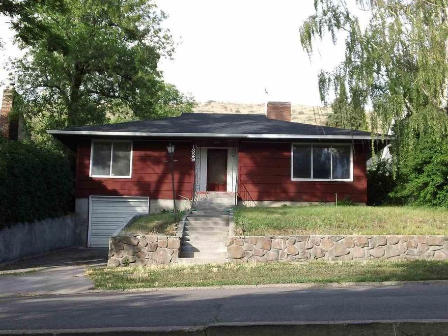 This Geothermal Property Is A Charming, Traditional Pacific Terrace Home - Complete With Brand New Kitchen, Updated Baths, New Downstairs Carpet, New Roof, New Geo Piping, Vinyl Windows, Fresh Paint And Much, Much More. Efficient Radiant Floor Geo Heat. All Three Bedrooms And Bath With Tub On Main Level. Large Family Room With Wet Bar, Bath With Shower, Laundry And Bunches Of Storage Downstairs. Third Bedroom Has Closet Fitted With Built-in Desk, Which Could Easily Be Converted Back. Extra Deep Garage.Owner Is Still Finishing A Couple Projects Such As A Bit Of Moulding, Interior Paint And Hardwood Touchups. All Will Be Completed Before Appraisal.