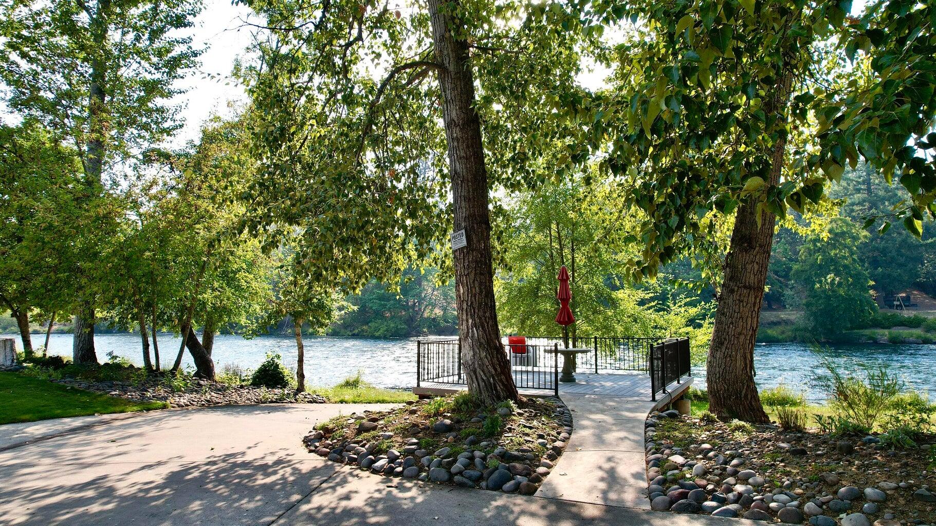 Rogue Riviera Estates - Land