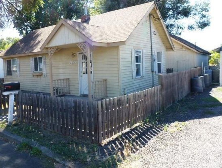 HUD Home in Prineville. This cottage style home has great potential with a little TLC. Main home is 1 bedroom, 1 bath with larger main living space, kitchen, laundry hookups, and sunny dining area. The additional living space that is part of the detached garage includes a bathroom and a potential bedroom or other living space. Available beginning 9/26/14. Owner Occupant, Nonprofit & Gov't Agency purchasers only through 9/30/14.