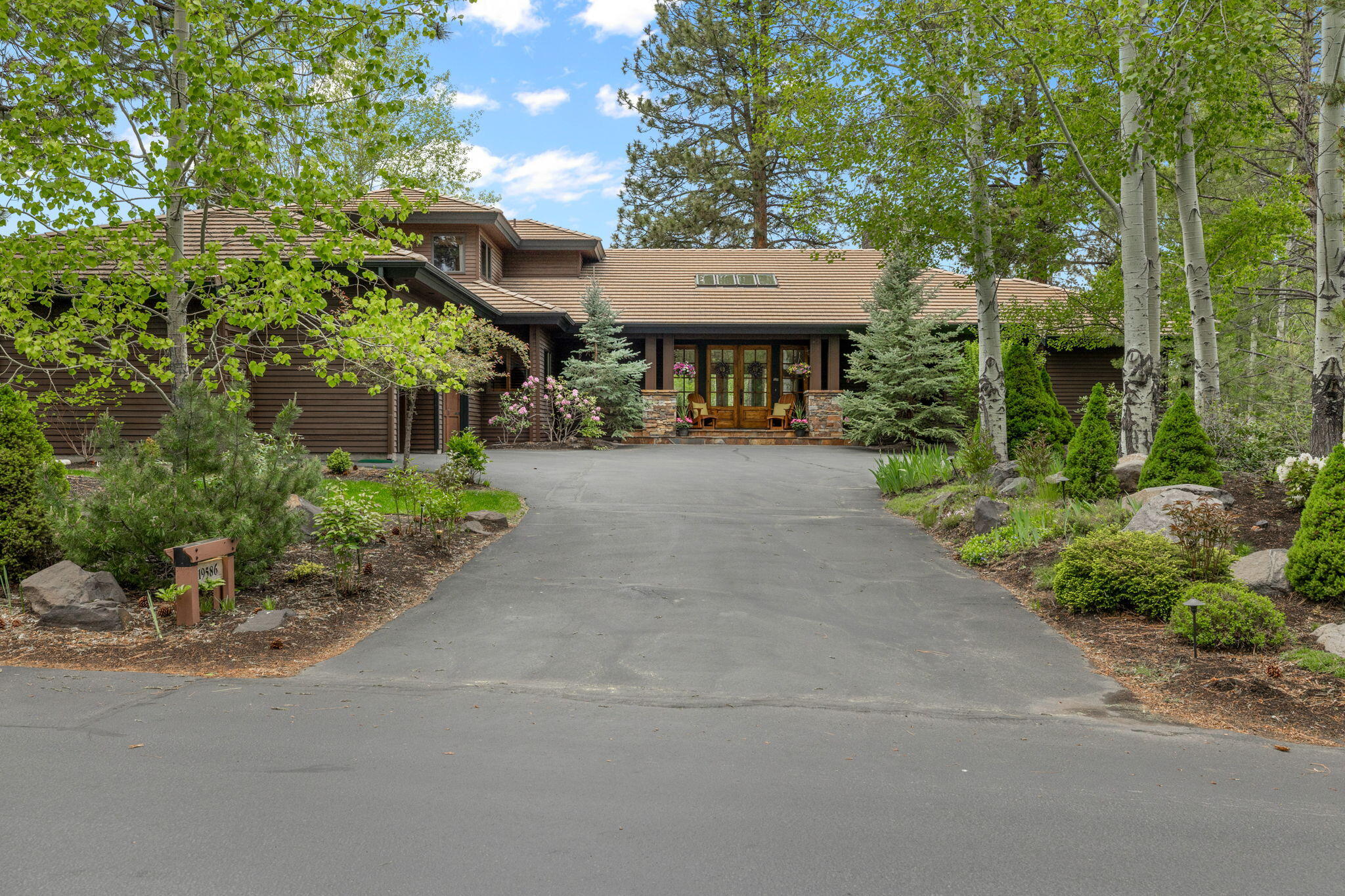 19586 Green Lakes Loop