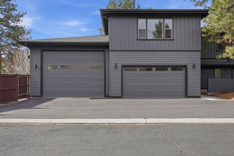 Tiny photo for 2538 NW Hosmer Lake Drive, Bend, OR 97702 (MLS # 220217105)