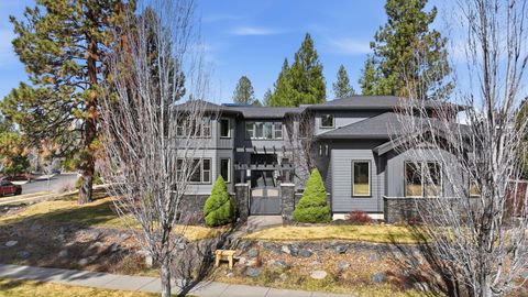 Photo of 2538 NW Hosmer Lake Drive, Bend, OR 97702 (MLS # 220217105)