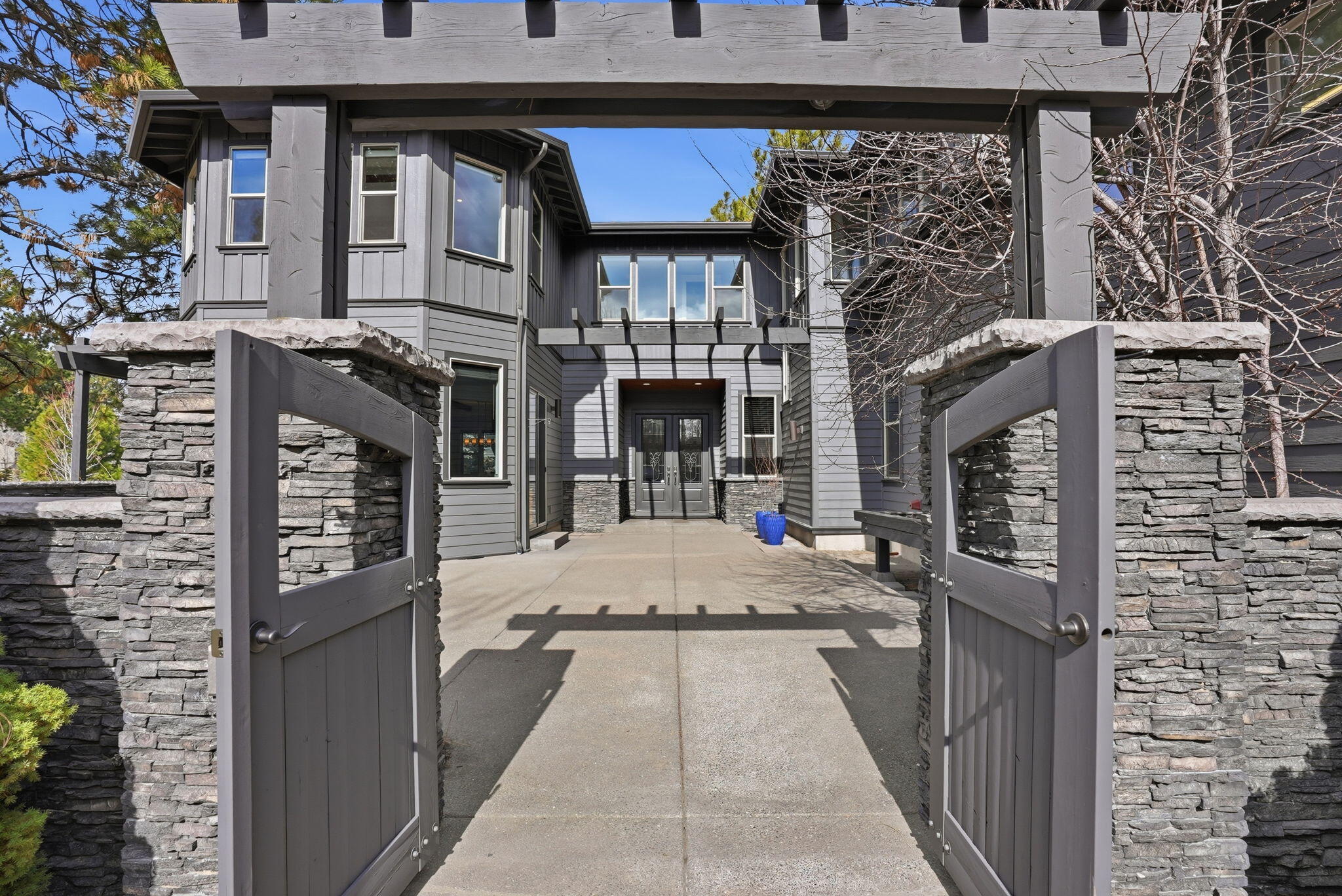 2538 NW Hosmer Lake Drive