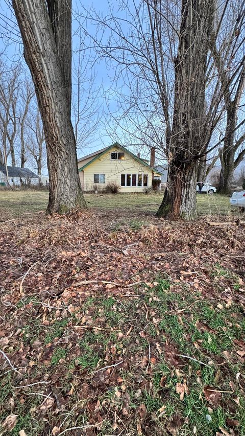 Tiny photo for 9601 Highway 39 Hwy, Klamath Falls, OR 97603 (MLS # 220213235)