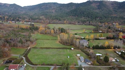 Tiny photo for 2571 E Evans Creek Road, Rogue River, OR 97537 (MLS # 220212037)