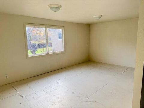 Tiny photo for 2571 E Evans Creek Road, Rogue River, OR 97537 (MLS # 220212037)