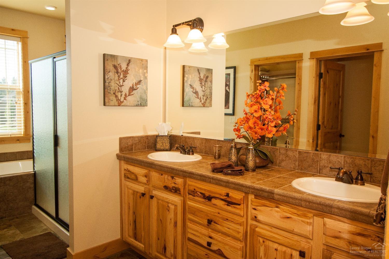 The Bluffs River Ben - Residential