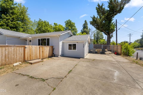 Tiny photo for 703 NE 10th Street, Grants Pass, OR 97526 (MLS # 220223468)