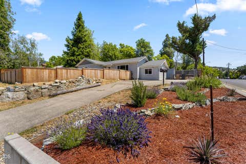 Tiny photo for 703 NE 10th Street, Grants Pass, OR 97526 (MLS # 220223468)