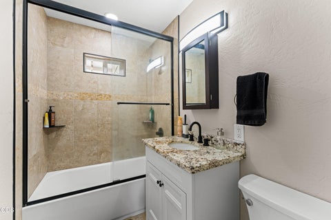 Tiny photo for 703 NE 10th Street, Grants Pass, OR 97526 (MLS # 220223468)