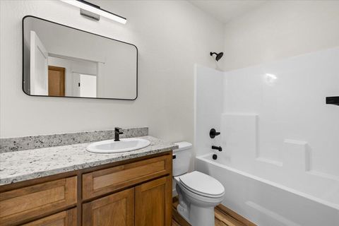 Tiny photo for 728 Dahl Place #17, Medford, OR 97501 (MLS # 220219238)