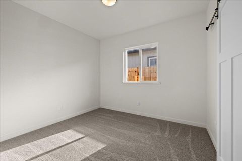Tiny photo for 728 Dahl Place #17, Medford, OR 97501 (MLS # 220219238)