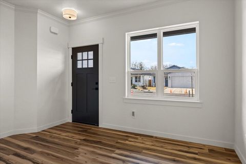Tiny photo for 728 Dahl Place #17, Medford, OR 97501 (MLS # 220219238)