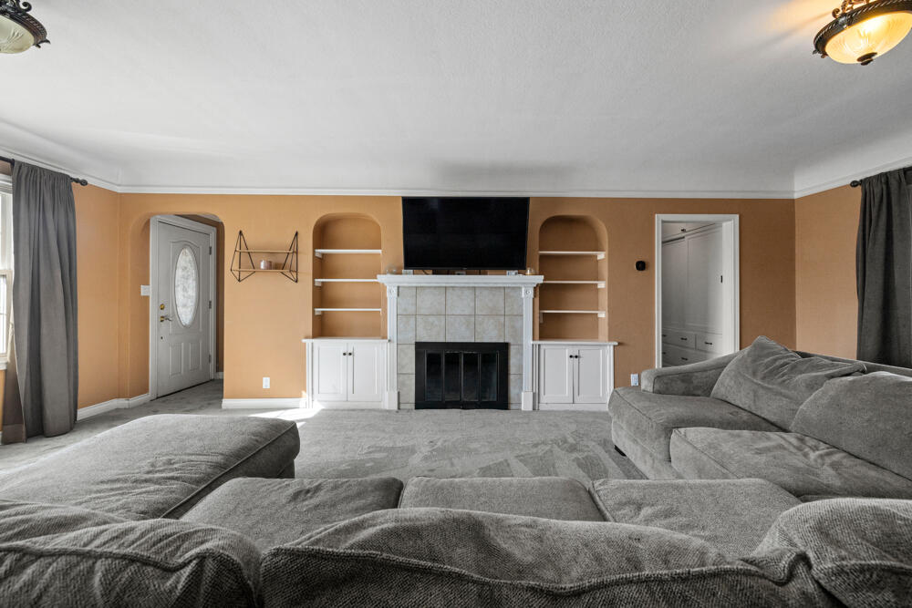 Tract 1293 -Portion Of Altamont Ranch Tracts - Residential