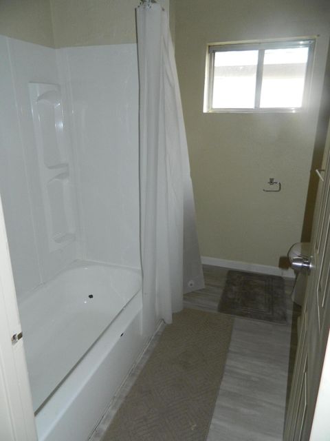 Tiny photo for 2136 Eberlein Avenue, Klamath Falls, OR 97601 (MLS # 220213407)