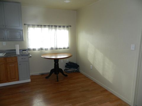 Tiny photo for 2136 Eberlein Avenue, Klamath Falls, OR 97601 (MLS # 220213407)