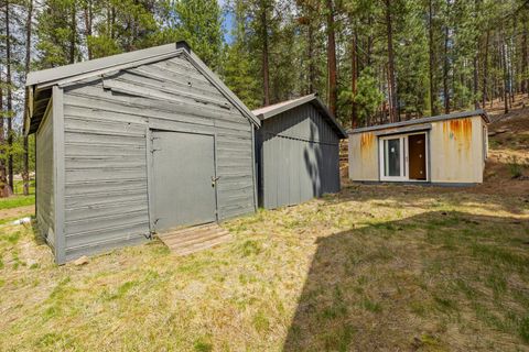 Tiny photo for 51970 Old Wickiup Road, La Pine, OR 97739 (MLS # 220186066)