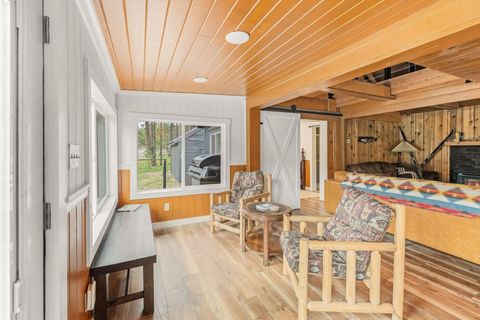 Tiny photo for 51970 Old Wickiup Road, La Pine, OR 97739 (MLS # 220186066)