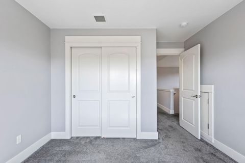 Tiny photo for 1082 SE Yarrow Avenue, Madras, OR 97741 (MLS # 220215602)