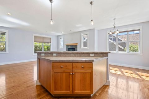 Tiny photo for 1082 SE Yarrow Avenue, Madras, OR 97741 (MLS # 220215602)