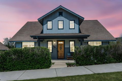 Tiny photo for 1082 SE Yarrow Avenue, Madras, OR 97741 (MLS # 220215602)