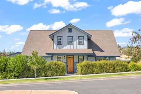 Photo of 1082 SE Yarrow Avenue, Madras, OR 97741 (MLS # 220215602)