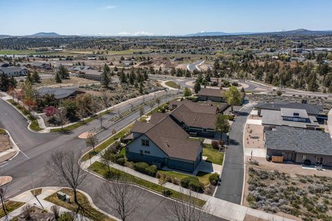 Tiny photo for 1082 SE Yarrow Avenue, Madras, OR 97741 (MLS # 220215602)