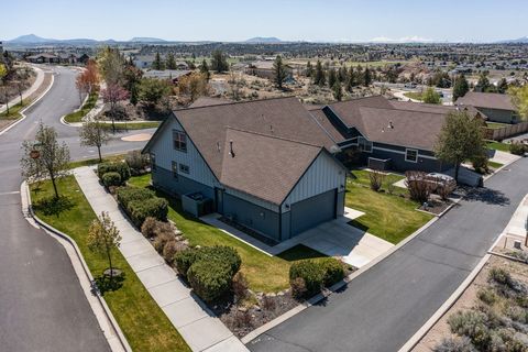 Tiny photo for 1082 SE Yarrow Avenue, Madras, OR 97741 (MLS # 220215602)