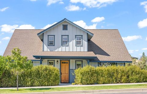 Tiny photo for 1082 SE Yarrow Avenue, Madras, OR 97741 (MLS # 220215602)