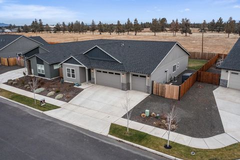 Tiny photo for 4980 SW Zenith Avenue, Redmond, OR 97756 (MLS # 220212433)
