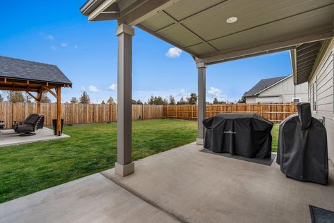 Tiny photo for 4980 SW Zenith Avenue, Redmond, OR 97756 (MLS # 220212433)