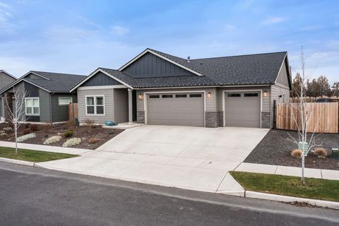 Tiny photo for 4980 SW Zenith Avenue, Redmond, OR 97756 (MLS # 220212433)