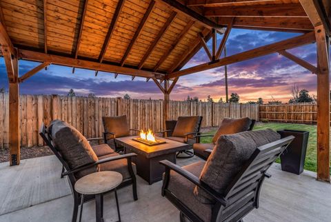 Tiny photo for 4980 SW Zenith Avenue, Redmond, OR 97756 (MLS # 220212433)