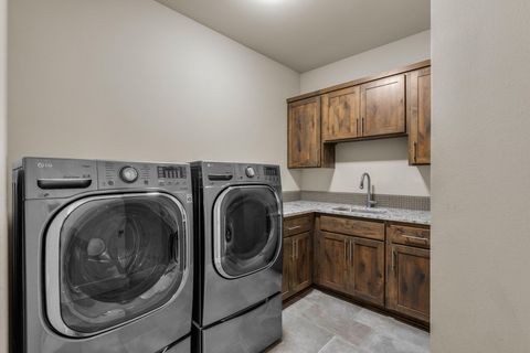 Tiny photo for 4980 SW Zenith Avenue, Redmond, OR 97756 (MLS # 220212433)